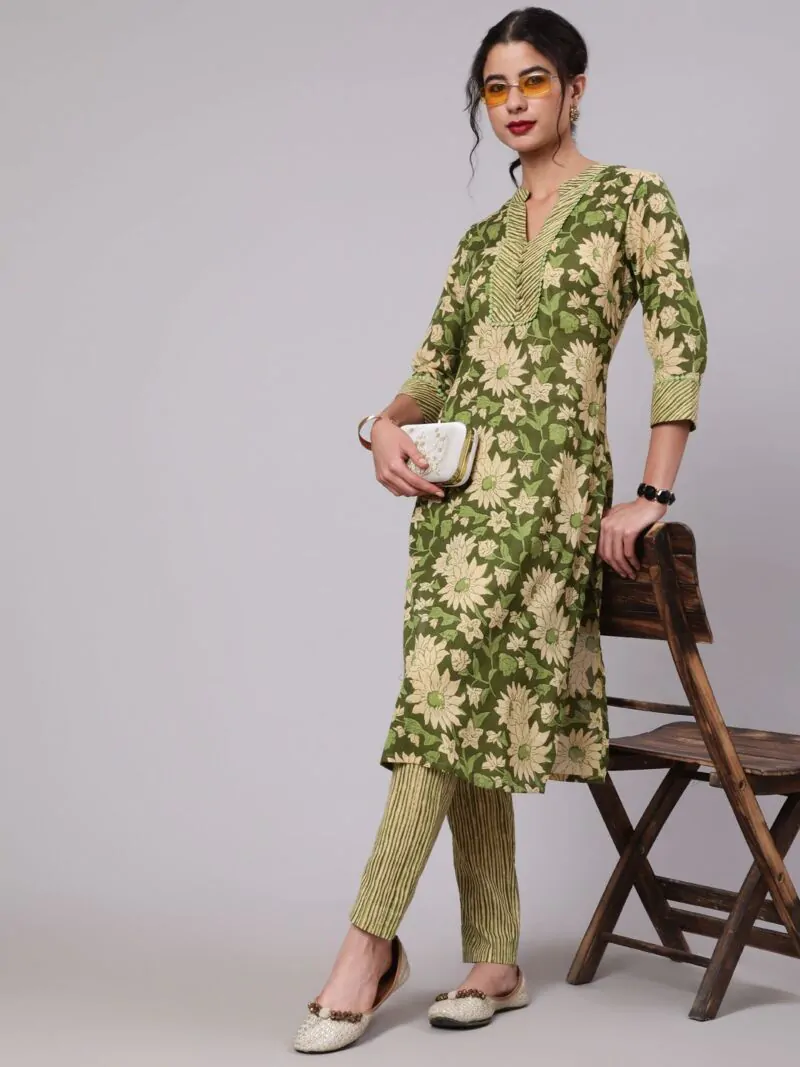 Green & Creem Floral Printed Straight Kurta With Pant Set