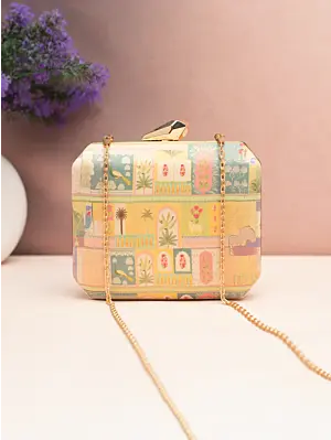 Woman Garden Maze Printed Clutch