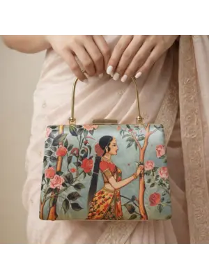 Women Traditional Women Portrait Printed Clutch