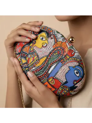 Women Madhubani Printed D-shape Clutch