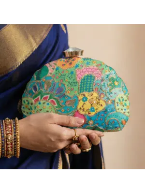 Women Green Multipattern Embroidery Moon Shaped Clutch