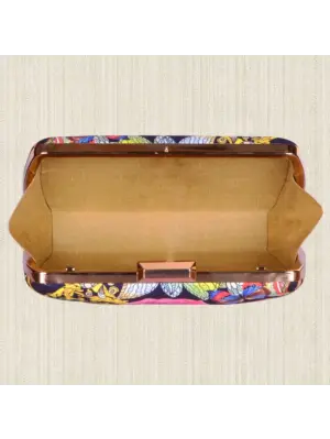 Woman Floral Island Printed Clutch