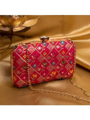 Woman Red Sequins Floral Embroidery Party Clutch
