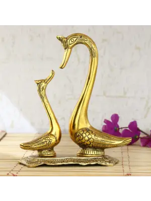 Golden Metal Loving swan couple showpiece
