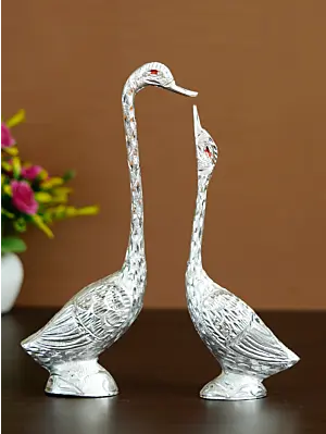 Silver Metal Kissing Swan Couple Handcrafted Decorative Figurine