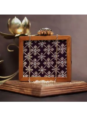 Woman Wine Sequins Embroidery Wooden Clutch