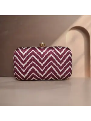 Woman Maroon And White Zigzag Printed Clutch