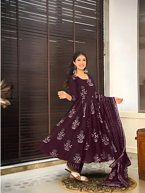 Women Pure Cotton Plus Size Kurta Pant Set with Dupatta,Floral Print Maroon Kurta Sets 
