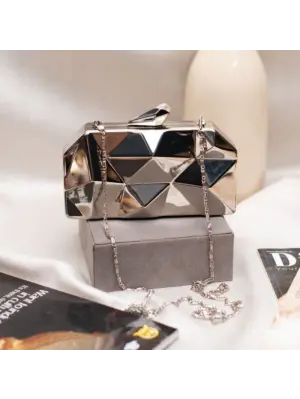 Women Metallic Silver Hexagon Metal Clutch