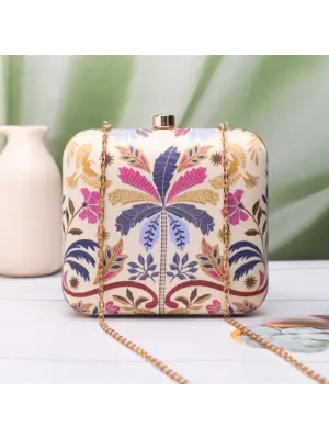 Woman Floral Majesty Box Printed Clutch