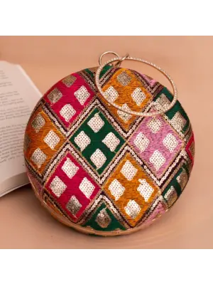 Woman Mutlicolored Threadwork And Sequins Embroidery Clutch