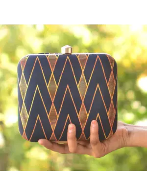 Women Mother Daughter Twinning Printed Clutch