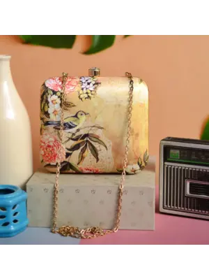 Women Vintage Birds Printed Clutch