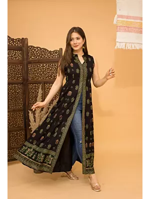 Women Floral Print Viscose Rayon Frontslit Kurta  (Black)