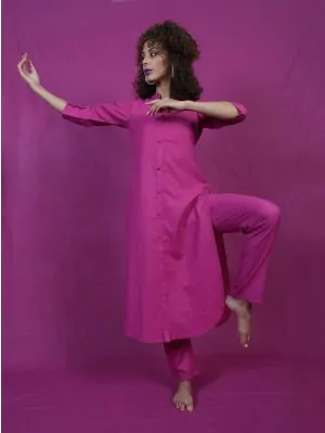 Magenta Solid Straight Kurta
