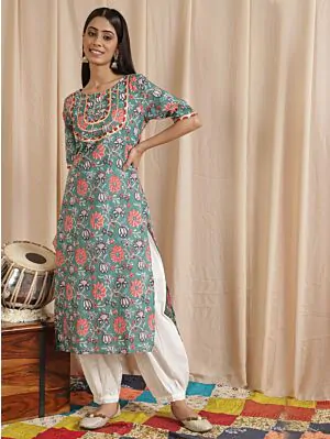 Green & Red Floral Printed Straight Kurta With Yoke Lace Details