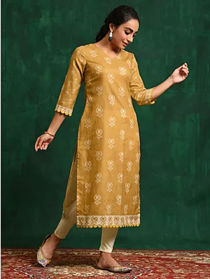 Women Mustard Printed Kurta With Lace Details