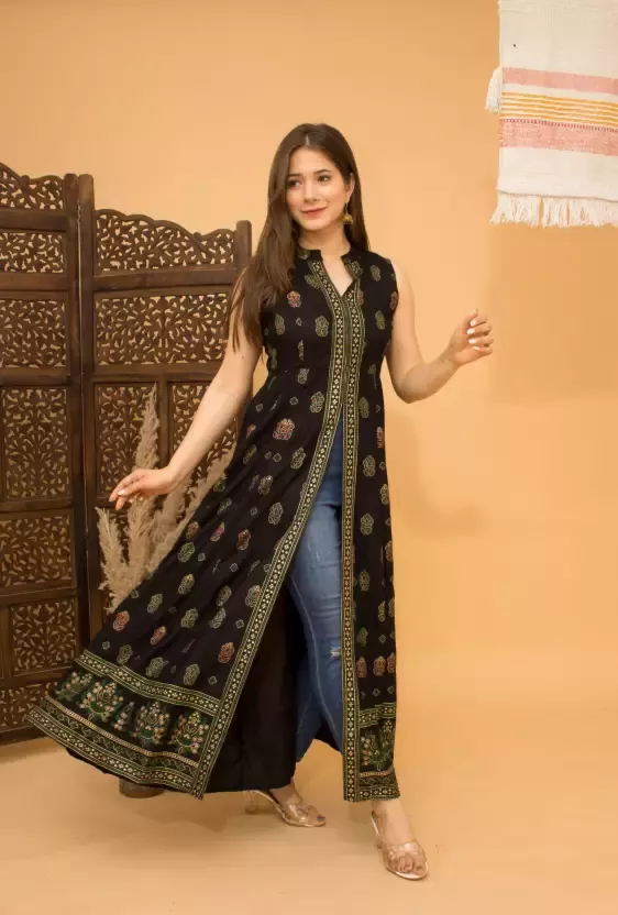 Women Floral Print Viscose Rayon Frontslit Kurta (Black)