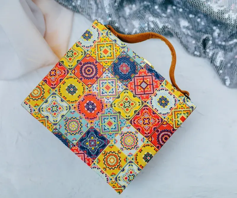 Women Moroccan Tiles Printed Suitcase Style Clutch Bag