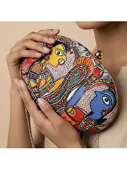 Women Madhubani Printed D-shape Clutch