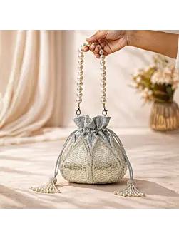 Woman Royal Silver Pearl Potli