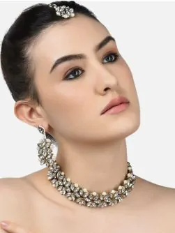 Traditional Crystal Stone Studded & Pearl Choker Set