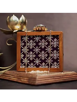 Woman Wine Sequins Embroidery Wooden Clutch