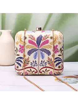 Woman Floral Majesty Box Printed Clutch