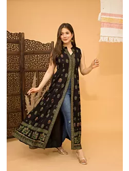 Women Floral Print Viscose Rayon Frontslit Kurta  (Black)