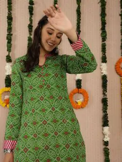 Green & Pink Bandhani Printed Straight Kurta
