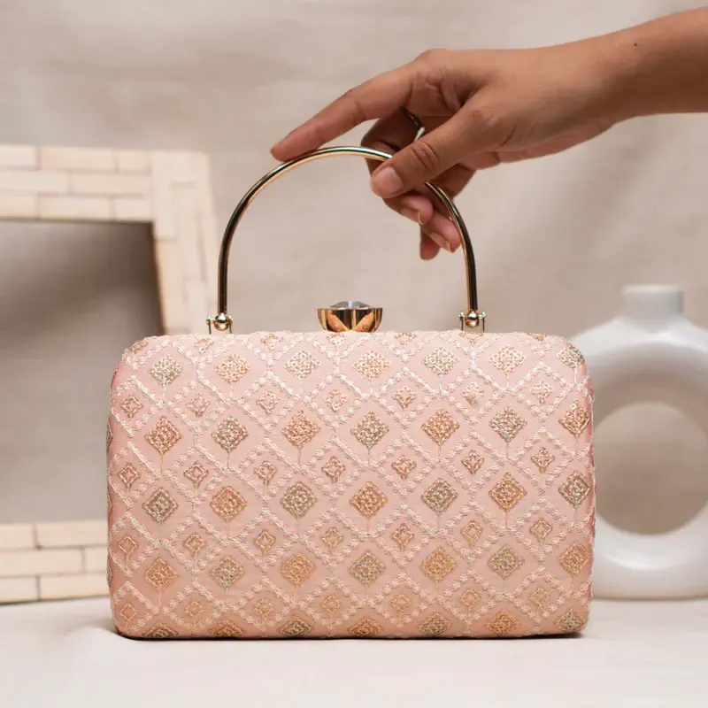 Woman Pink Box Pattern Embroidery Clutch