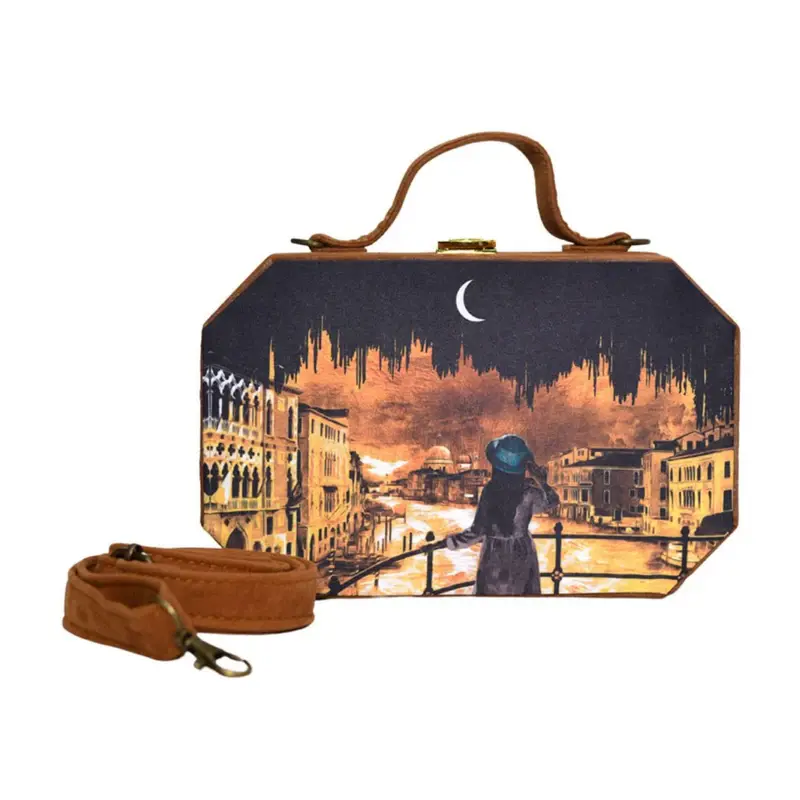 Women Girl With Beautiful Location Print Clutch