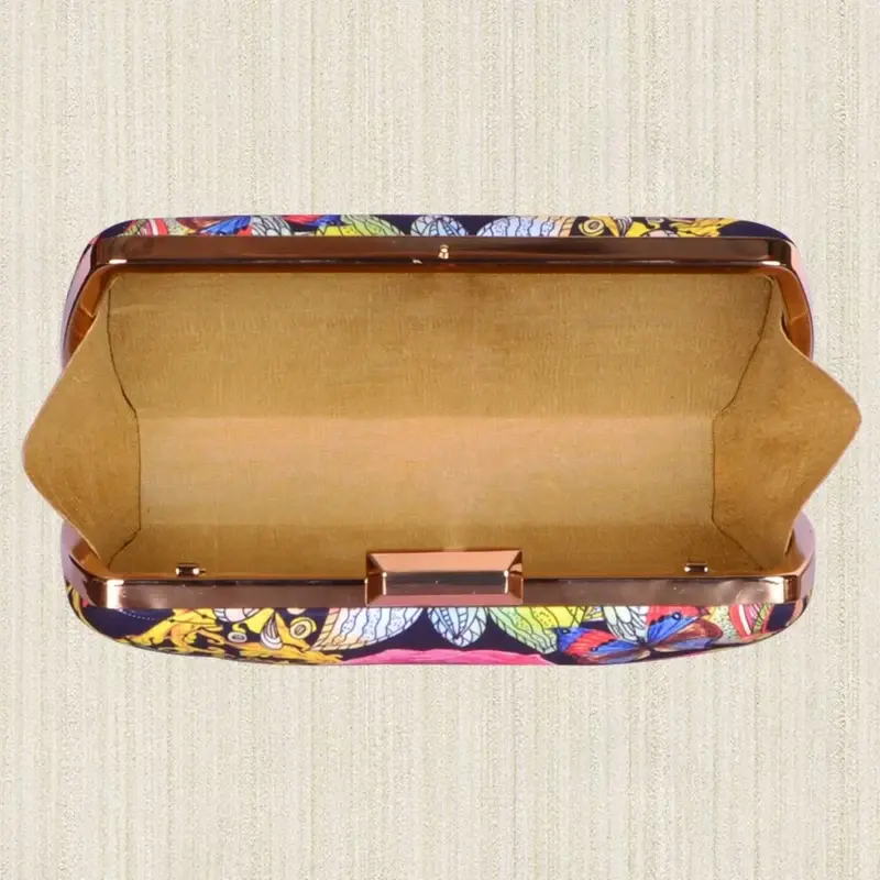 Woman Floral Island Printed Clutch