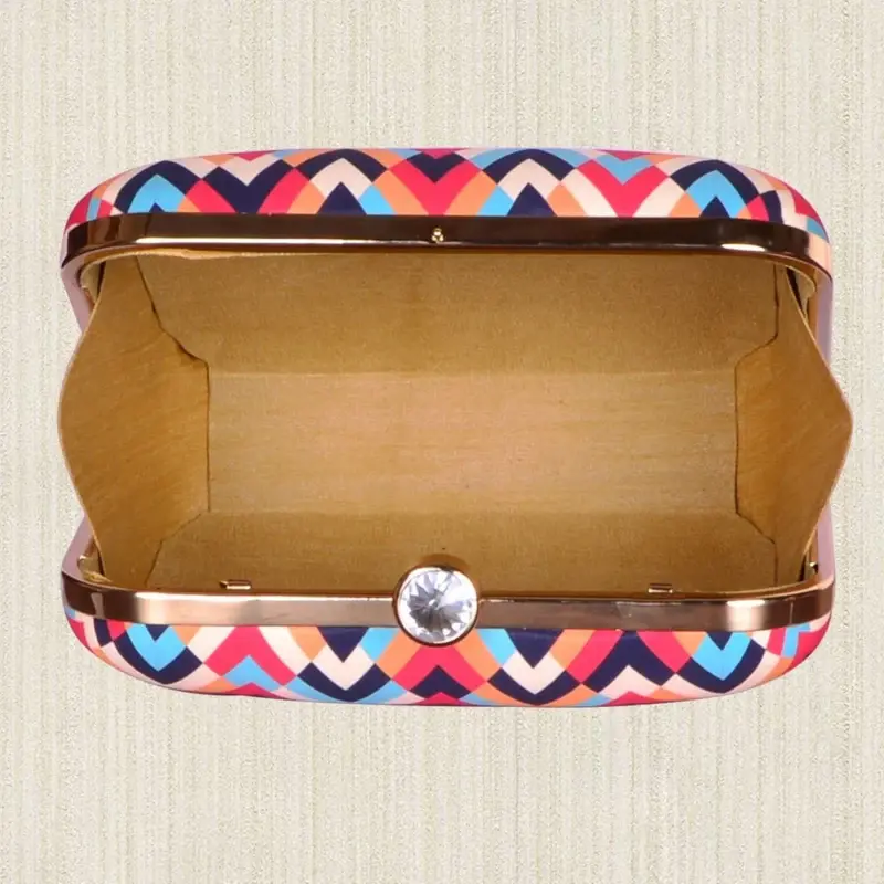 Women Zig Zag Printed Clutch