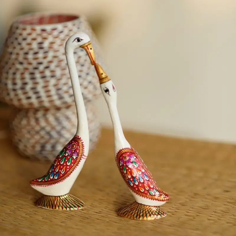 Meenakari Metal White Loving swan couple showpiece