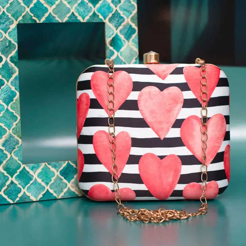 Woman Red Hearts Printed Clutch