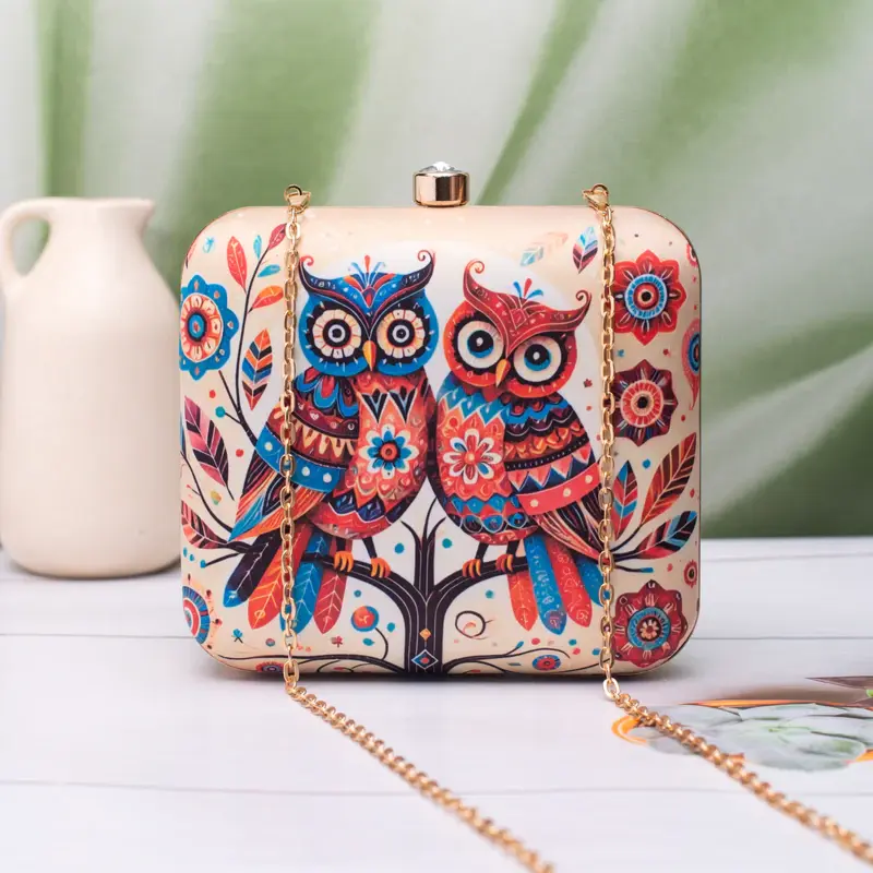 Woman Twin Owls Printed Clutch