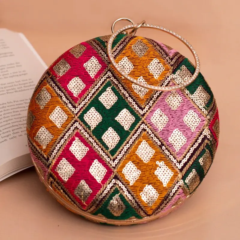 Woman Mutlicolored Threadwork And Sequins Embroidery Clutch