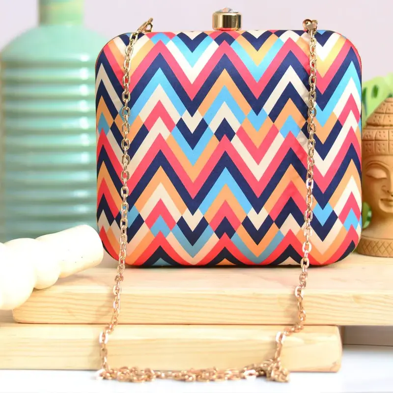 Women Zig Zag Printed Clutch
